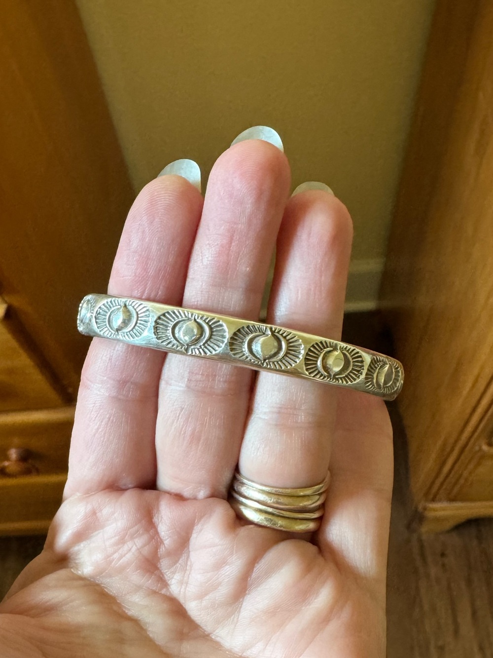 Trade 🌞 Numi Olive Heavyweight Hand Stamped Eye Cuff Bracelet M/L - Picture 7 of 16